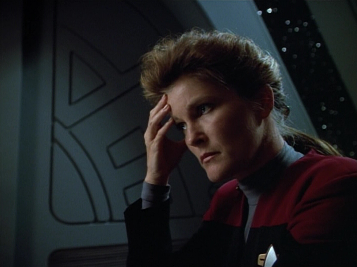extant_StarTrek_VOY_4x07-ScientificMethod_01212.jpg