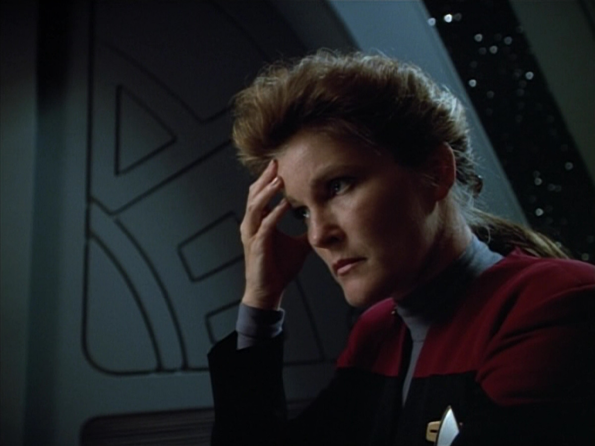 extant_StarTrek_VOY_4x07-ScientificMethod_01213.jpg