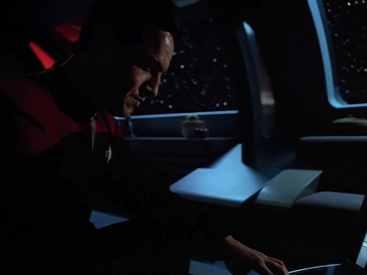 extant_StarTrek_VOY_4x07-ScientificMethod_01225.jpg