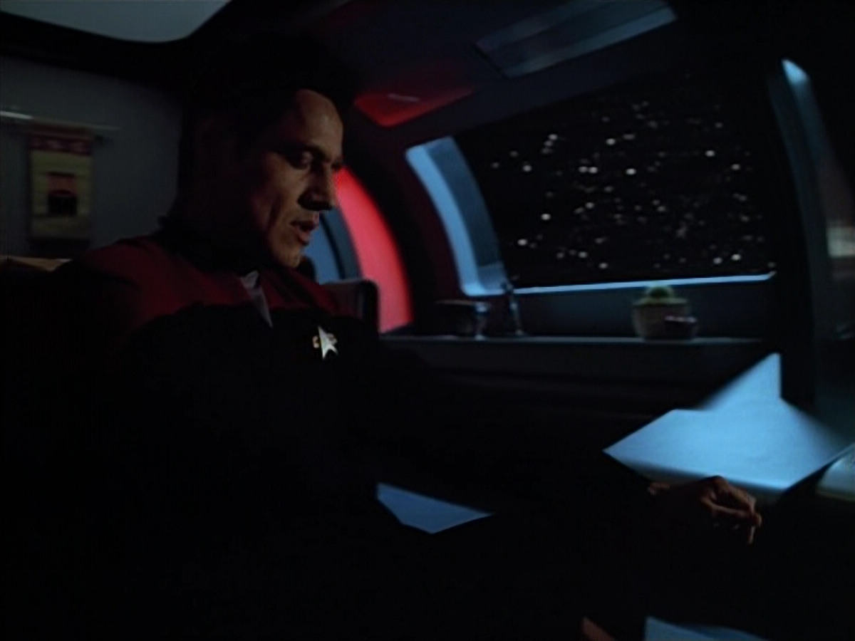 extant_StarTrek_VOY_4x07-ScientificMethod_01228.jpg