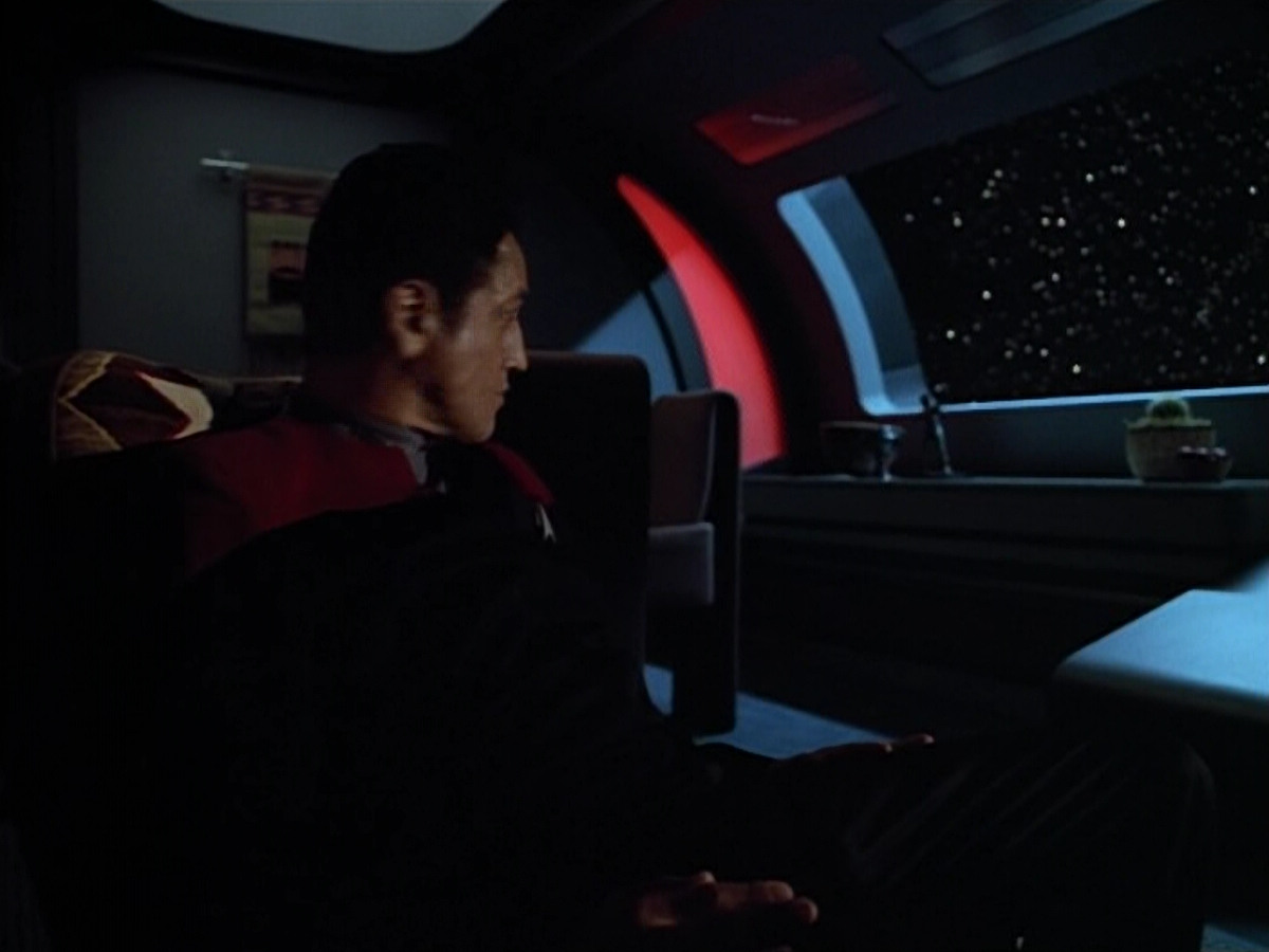 extant_StarTrek_VOY_4x07-ScientificMethod_01236.jpg