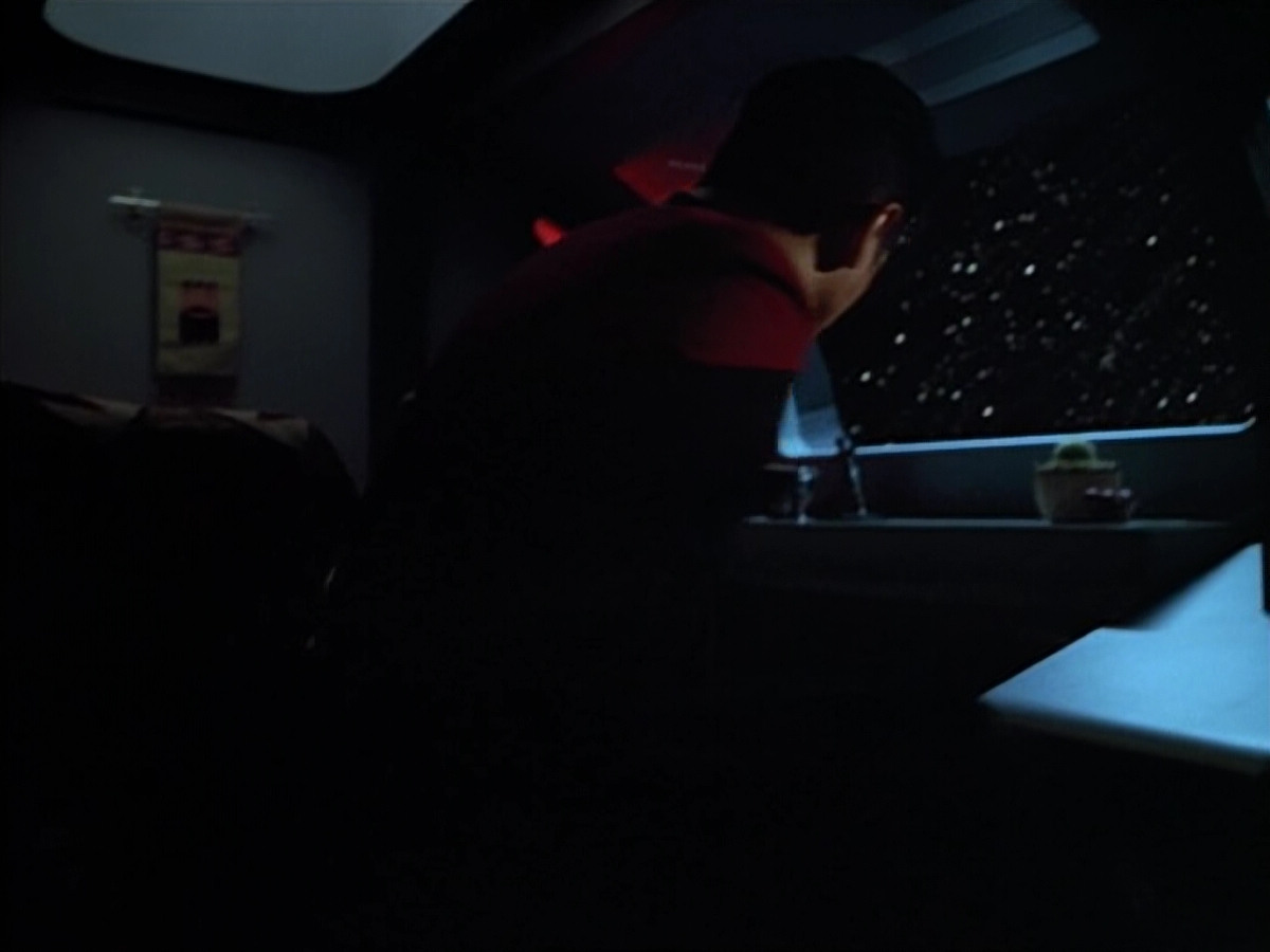 extant_StarTrek_VOY_4x07-ScientificMethod_01238.jpg