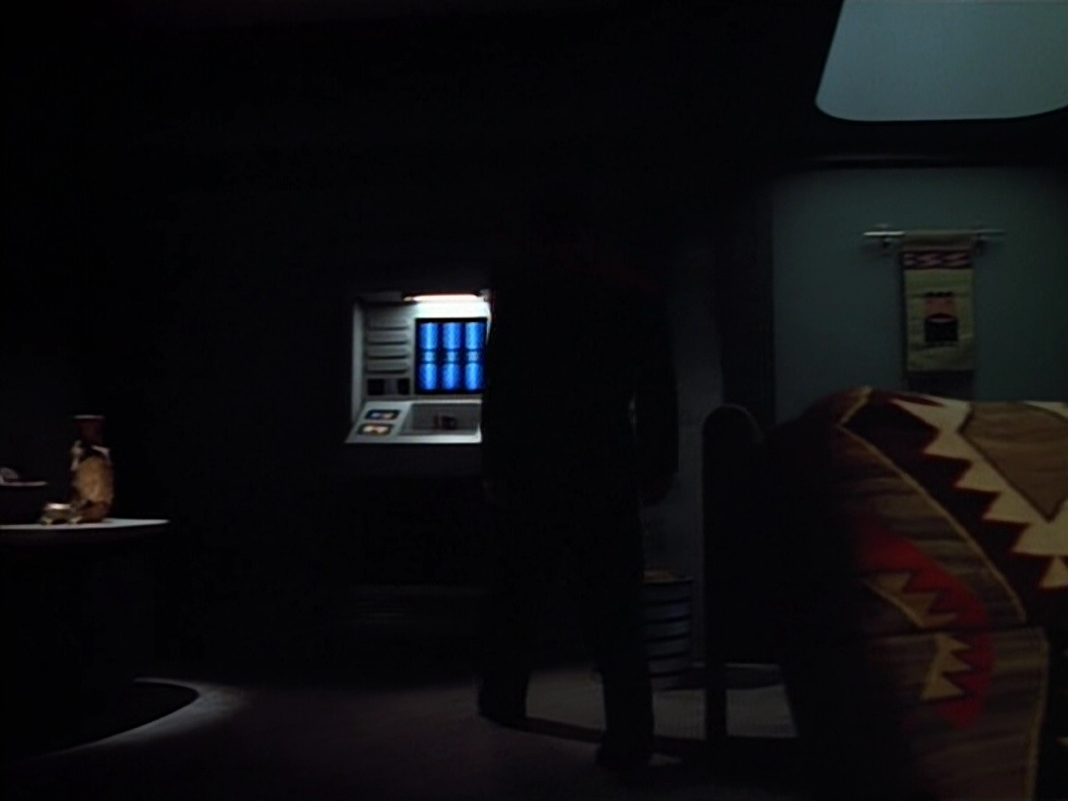 extant_StarTrek_VOY_4x07-ScientificMethod_01244.jpg