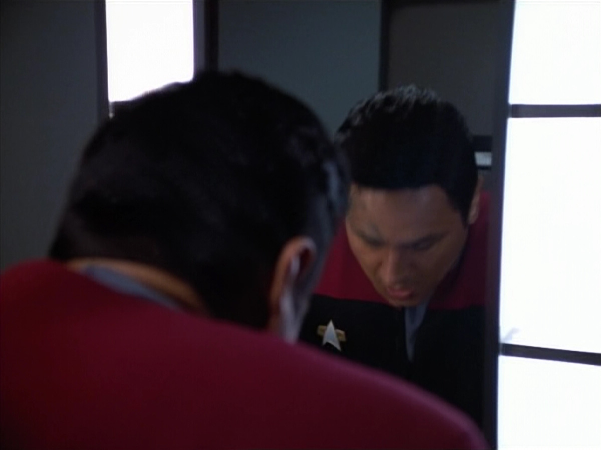 extant_StarTrek_VOY_4x07-ScientificMethod_01282.jpg