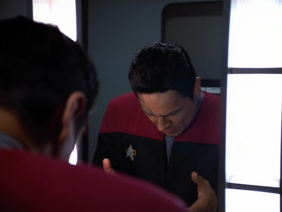 extant_StarTrek_VOY_4x07-ScientificMethod_01286.jpg