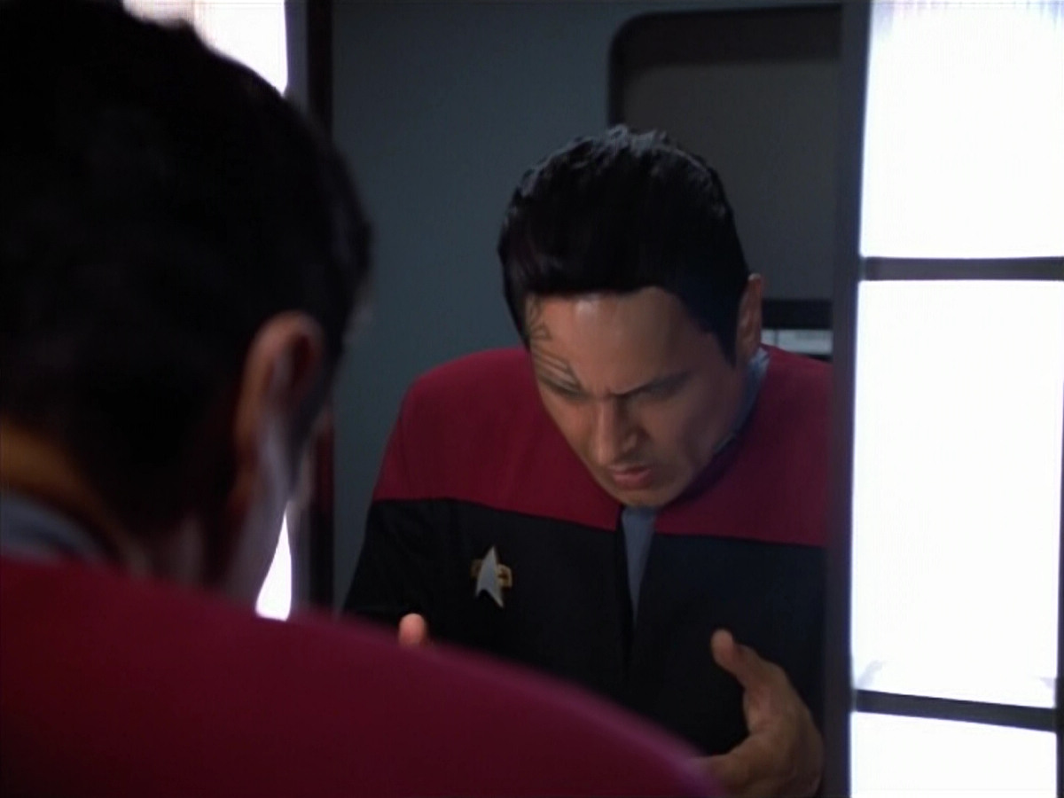 extant_StarTrek_VOY_4x07-ScientificMethod_01287.jpg