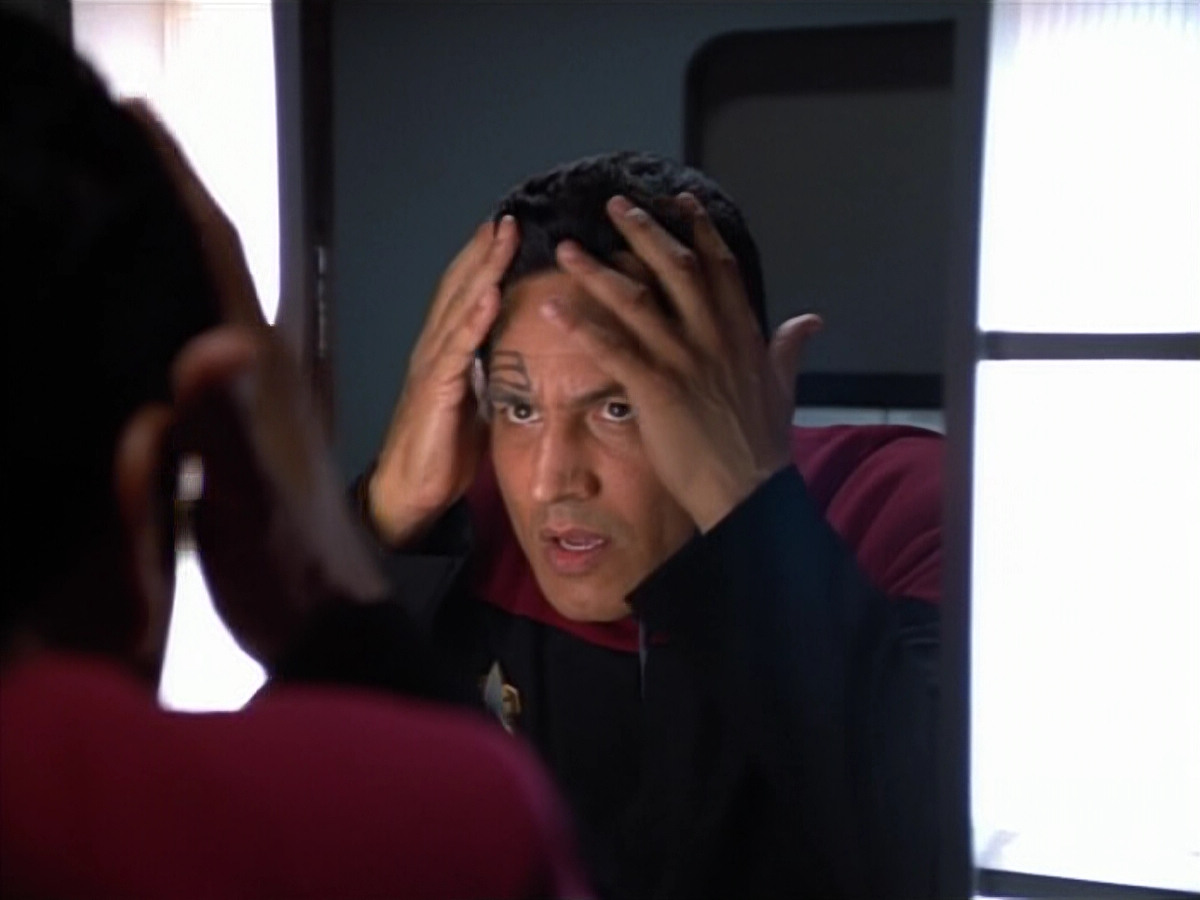 extant_StarTrek_VOY_4x07-ScientificMethod_01292.jpg
