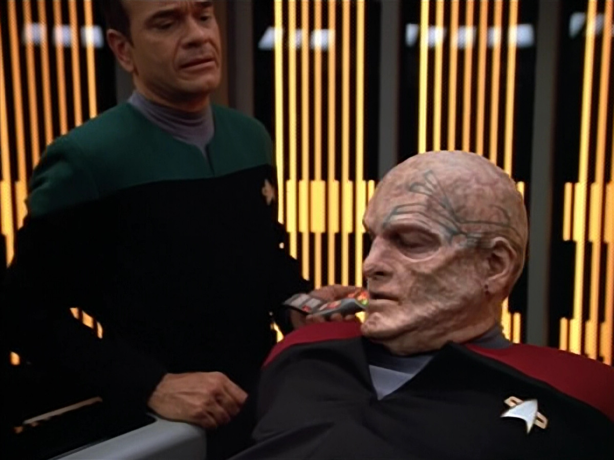 extant_StarTrek_VOY_4x07-ScientificMethod_01321.jpg