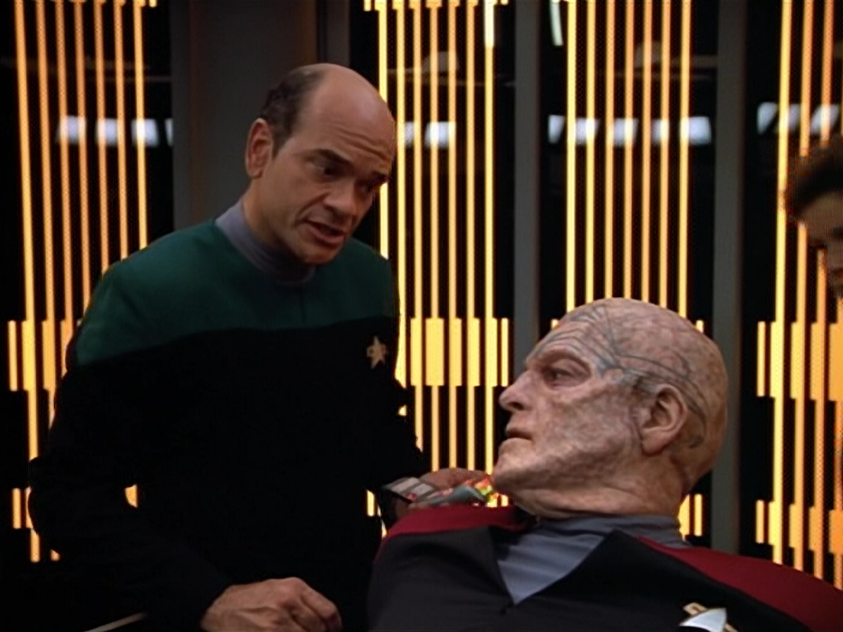 extant_StarTrek_VOY_4x07-ScientificMethod_01326.jpg
