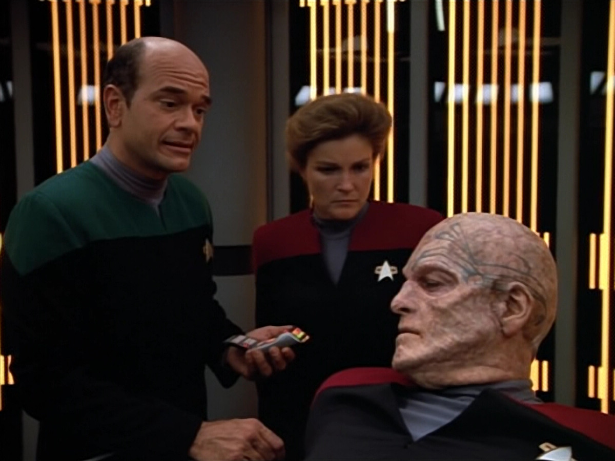 extant_StarTrek_VOY_4x07-ScientificMethod_01332.jpg