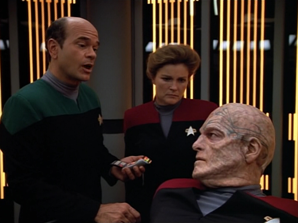 extant_StarTrek_VOY_4x07-ScientificMethod_01334.jpg