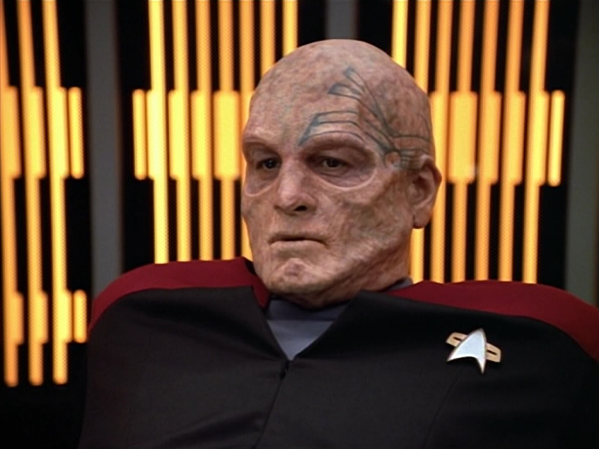 extant_StarTrek_VOY_4x07-ScientificMethod_01352.jpg