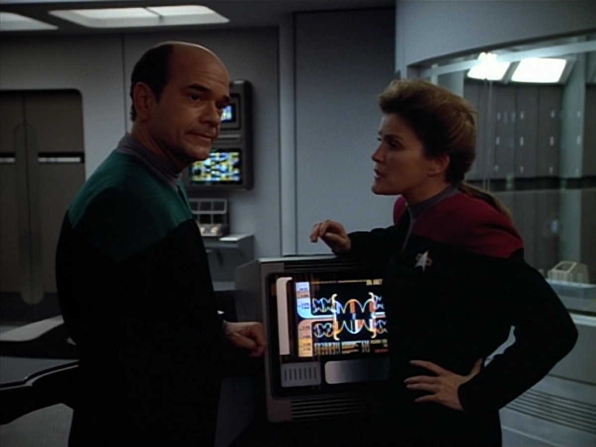 extant_StarTrek_VOY_4x07-ScientificMethod_01353.jpg