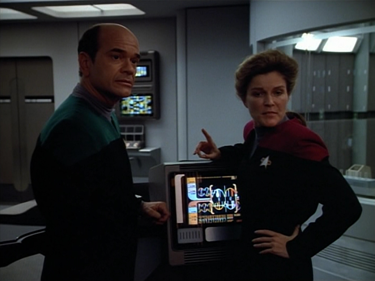 extant_StarTrek_VOY_4x07-ScientificMethod_01362.jpg