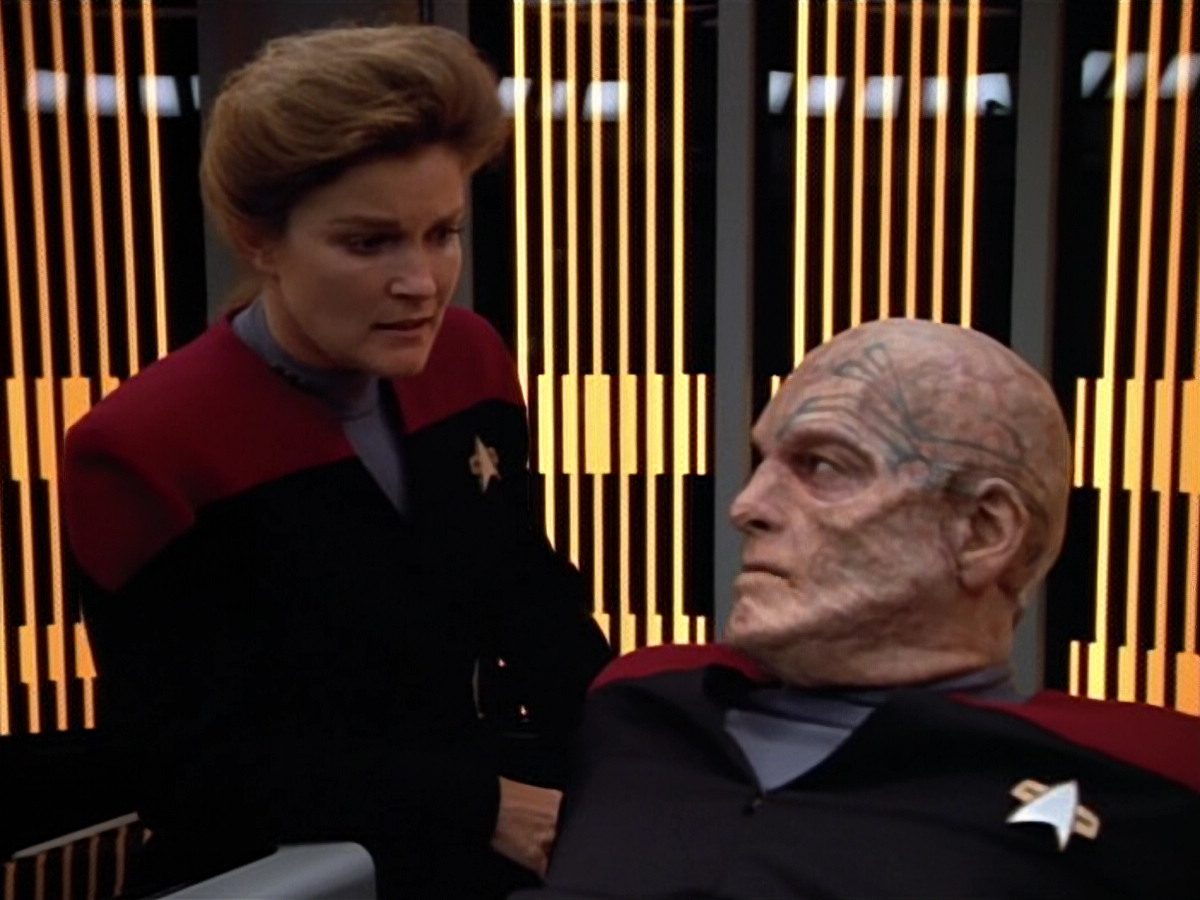 extant_StarTrek_VOY_4x07-ScientificMethod_01371.jpg