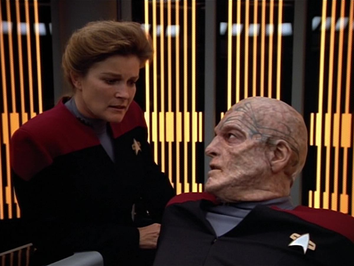 extant_StarTrek_VOY_4x07-ScientificMethod_01373.jpg
