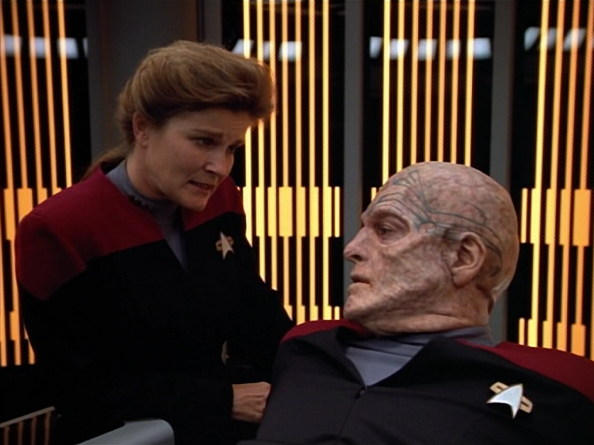 extant_StarTrek_VOY_4x07-ScientificMethod_01377.jpg