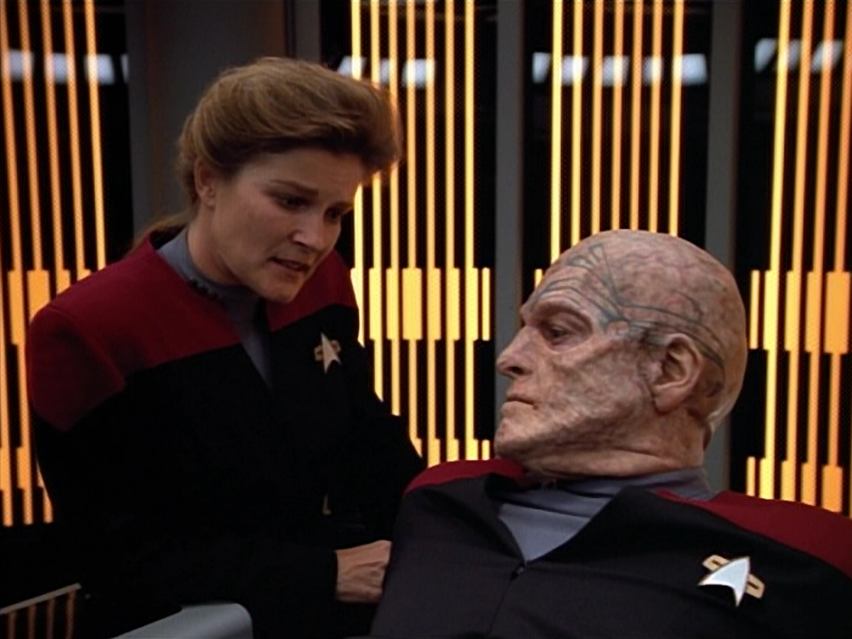 extant_StarTrek_VOY_4x07-ScientificMethod_01379.jpg