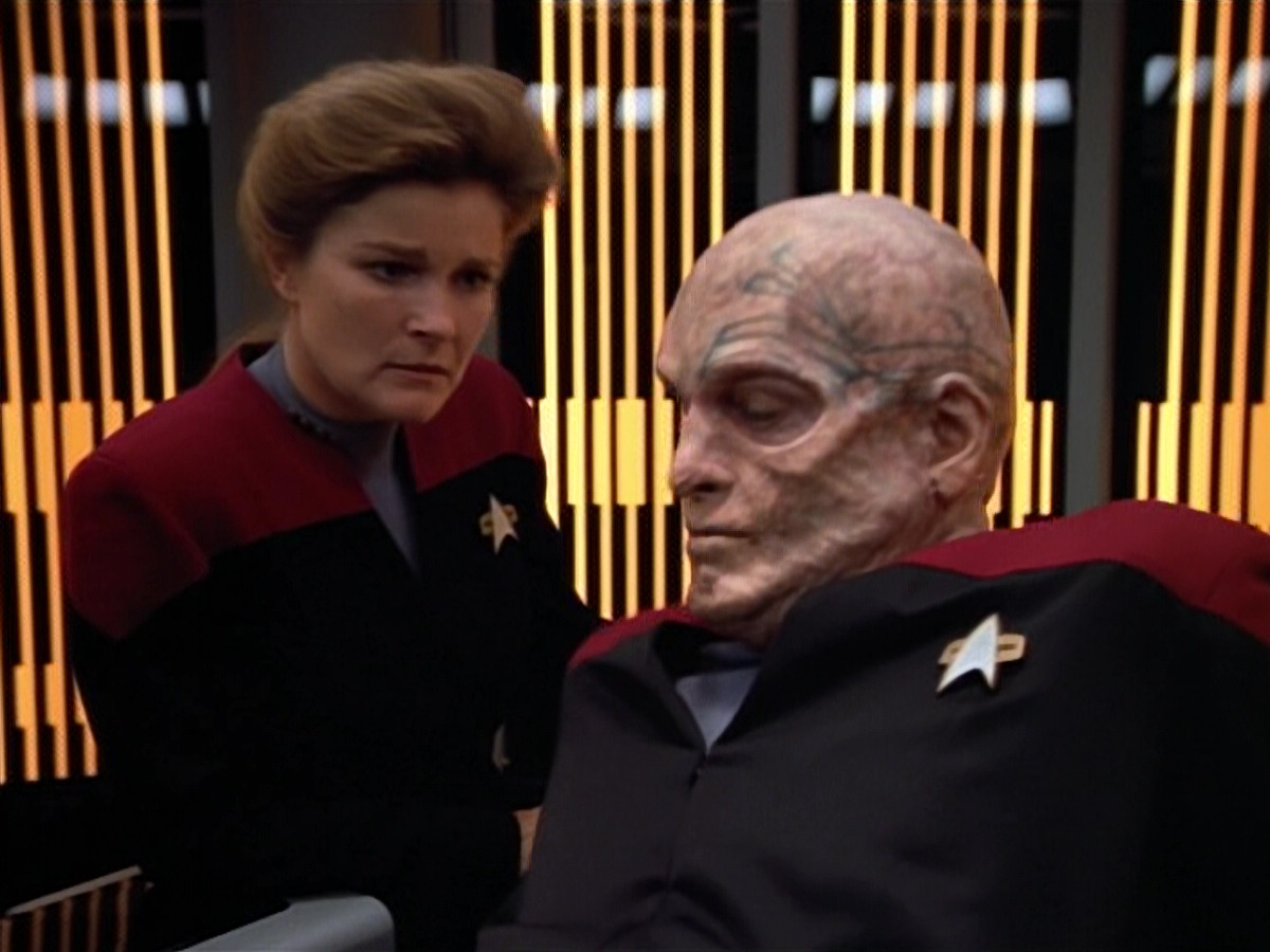 extant_StarTrek_VOY_4x07-ScientificMethod_01387.jpg