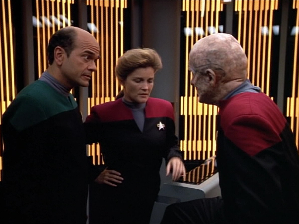 extant_StarTrek_VOY_4x07-ScientificMethod_01410.jpg