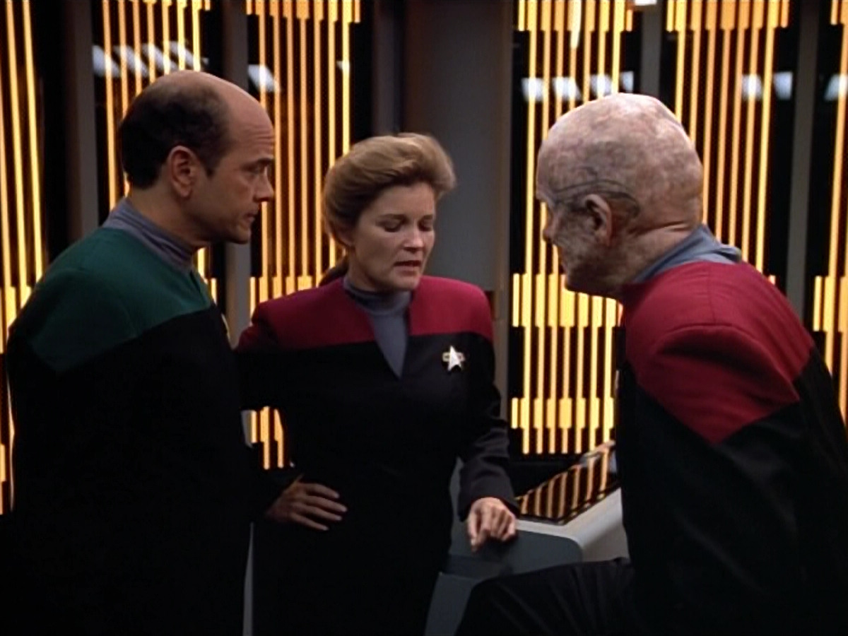 extant_StarTrek_VOY_4x07-ScientificMethod_01411.jpg