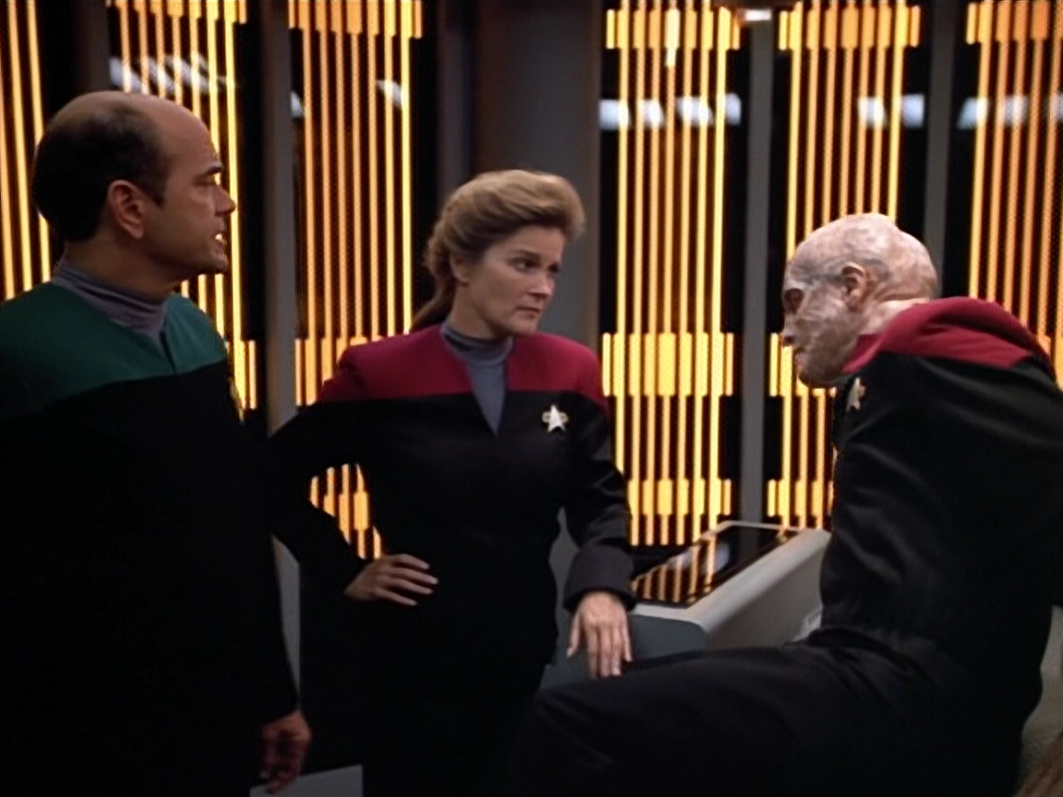 extant_StarTrek_VOY_4x07-ScientificMethod_01417.jpg