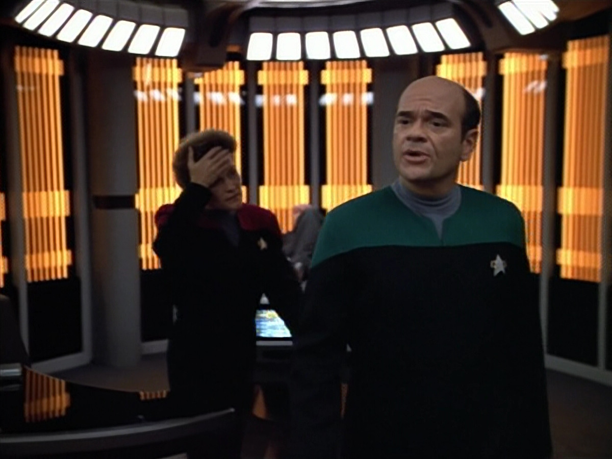 extant_StarTrek_VOY_4x07-ScientificMethod_01423.jpg