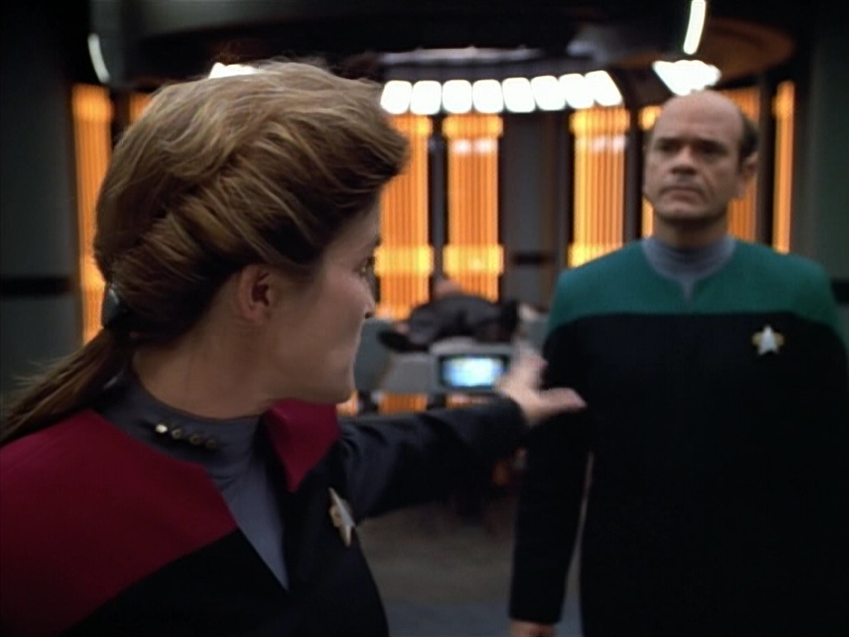 extant_StarTrek_VOY_4x07-ScientificMethod_01438.jpg