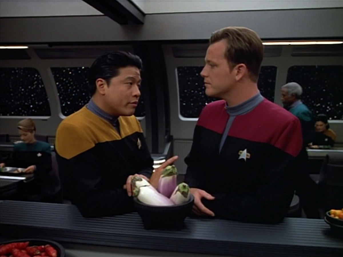 extant_StarTrek_VOY_4x07-ScientificMethod_01458.jpg