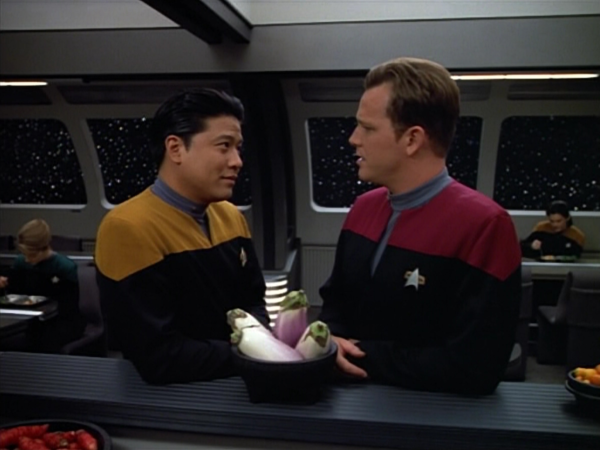 extant_StarTrek_VOY_4x07-ScientificMethod_01464.jpg
