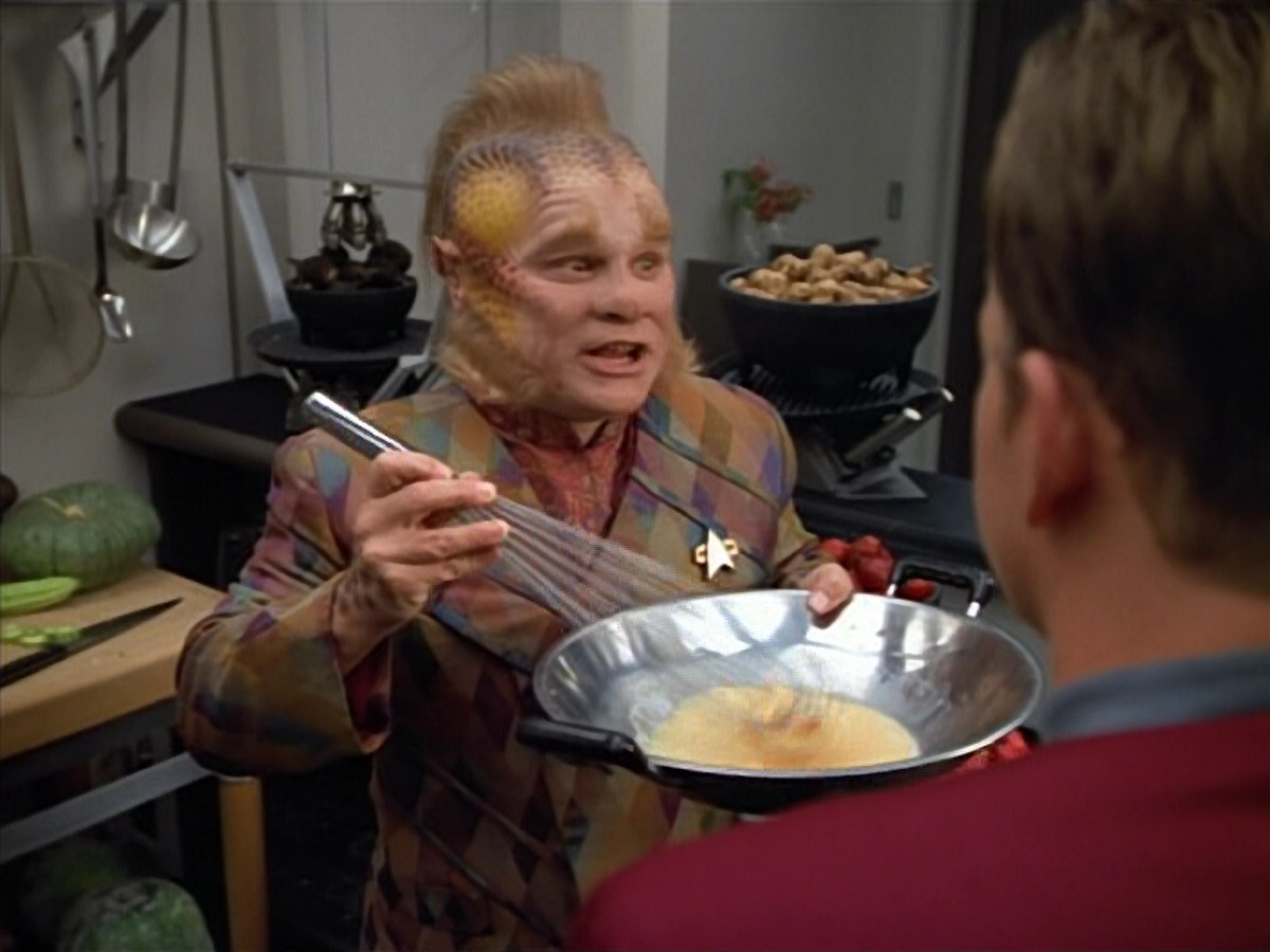 extant_StarTrek_VOY_4x07-ScientificMethod_01473.jpg