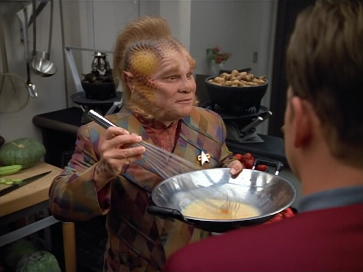 extant_StarTrek_VOY_4x07-ScientificMethod_01474.jpg