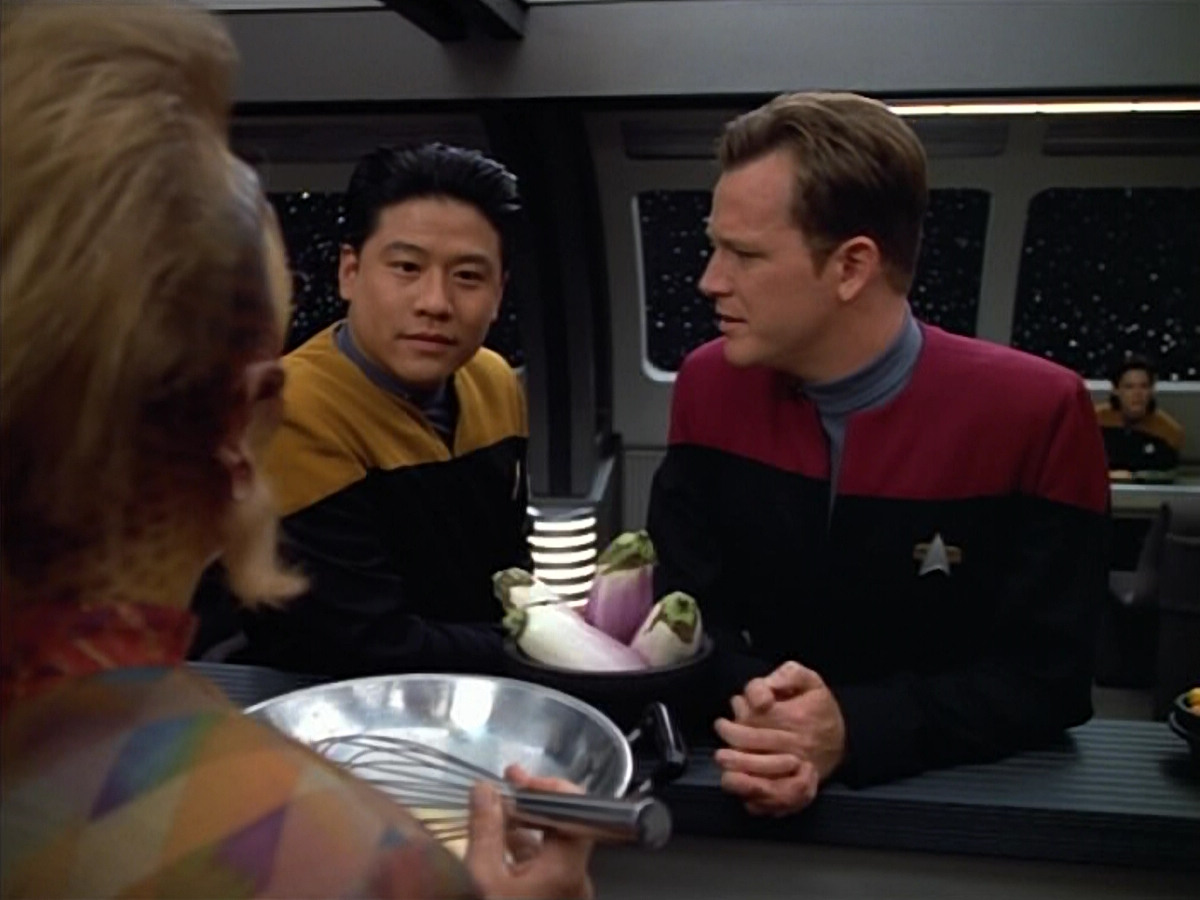 extant_StarTrek_VOY_4x07-ScientificMethod_01484.jpg