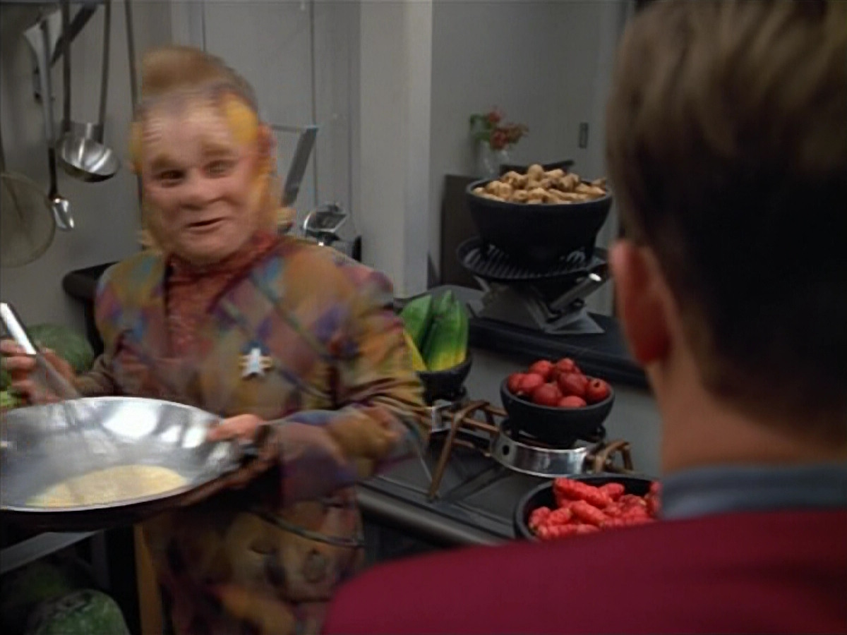 extant_StarTrek_VOY_4x07-ScientificMethod_01490.jpg