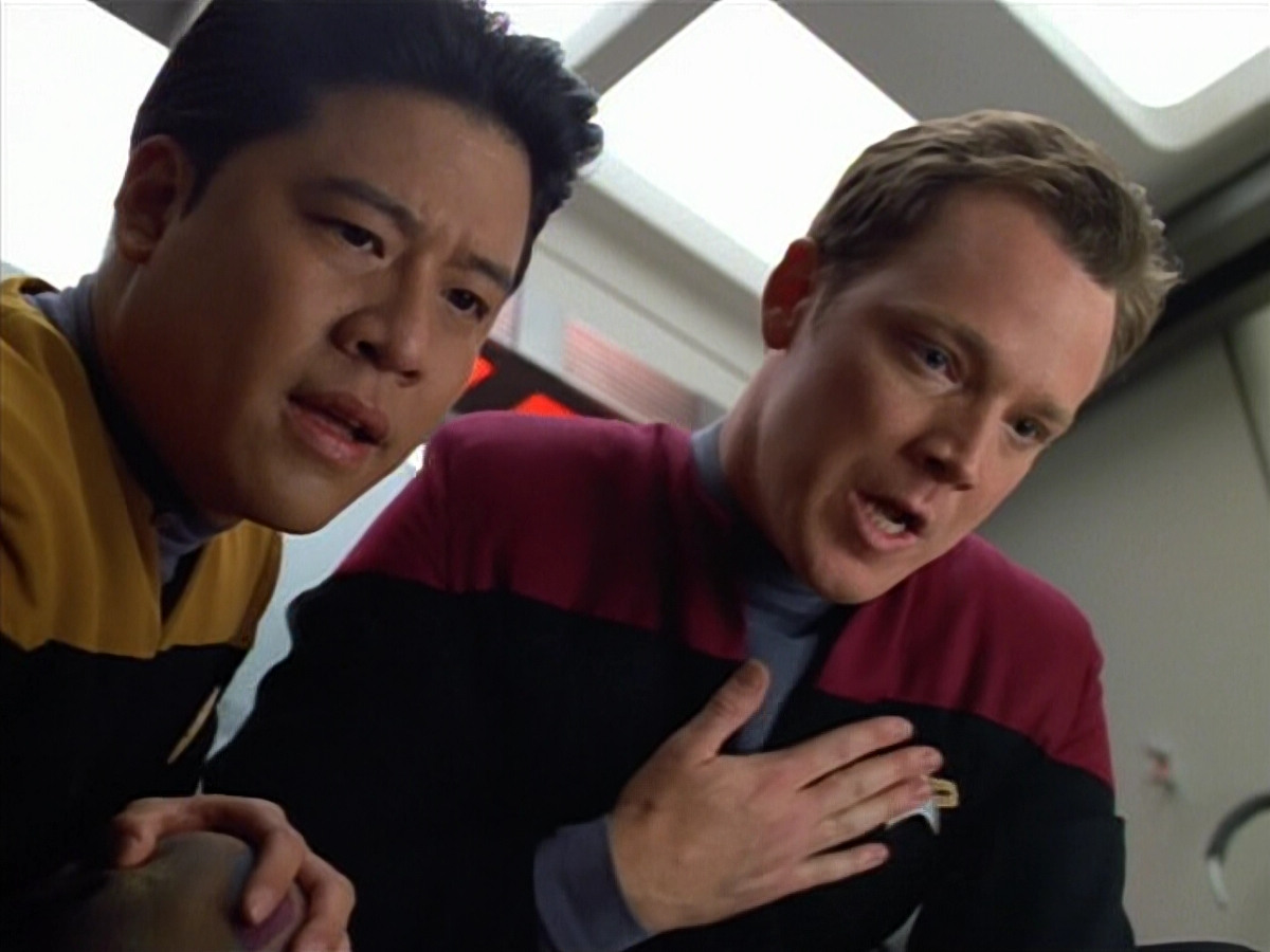 extant_StarTrek_VOY_4x07-ScientificMethod_01520.jpg