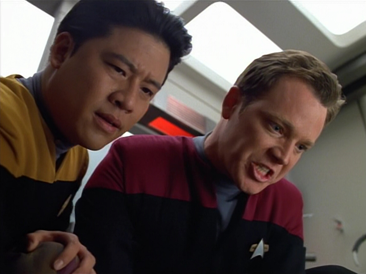 extant_StarTrek_VOY_4x07-ScientificMethod_01523.jpg