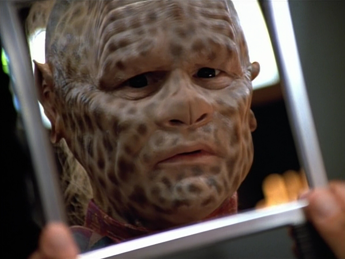 extant_StarTrek_VOY_4x07-ScientificMethod_01530.jpg
