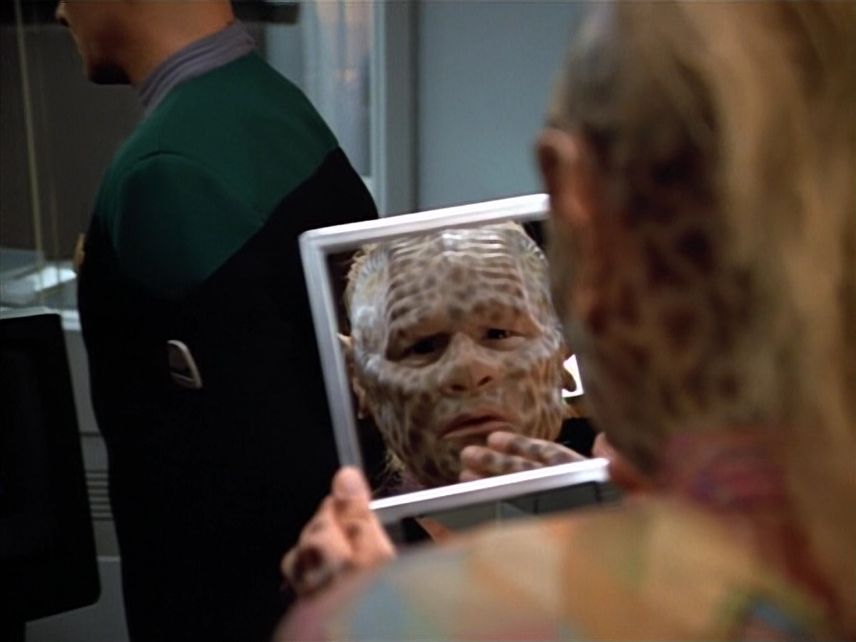 extant_StarTrek_VOY_4x07-ScientificMethod_01537.jpg