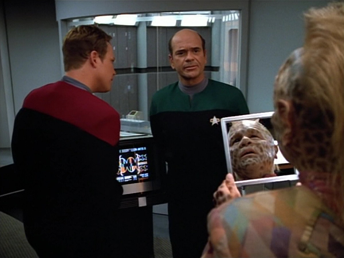extant_StarTrek_VOY_4x07-ScientificMethod_01544.jpg