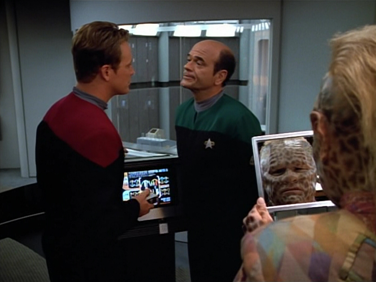 extant_StarTrek_VOY_4x07-ScientificMethod_01605.jpg