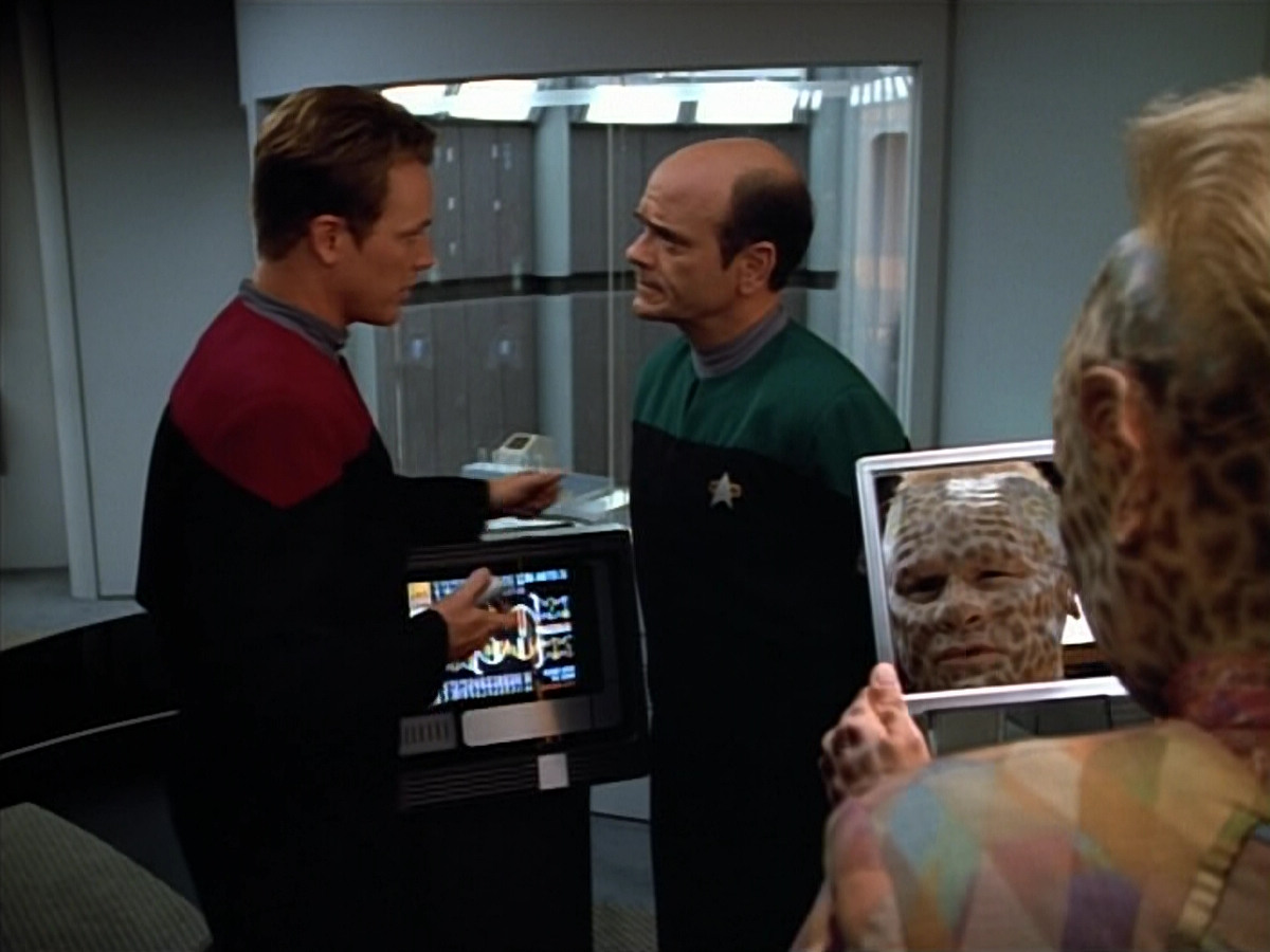 extant_StarTrek_VOY_4x07-ScientificMethod_01614.jpg