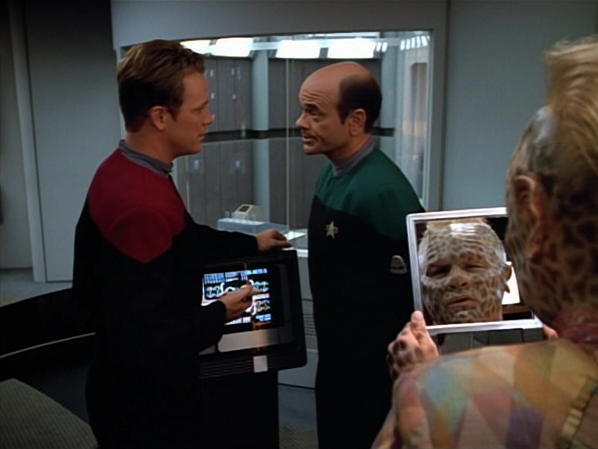 extant_StarTrek_VOY_4x07-ScientificMethod_01624.jpg