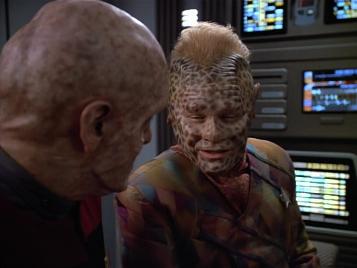 extant_StarTrek_VOY_4x07-ScientificMethod_01725.jpg
