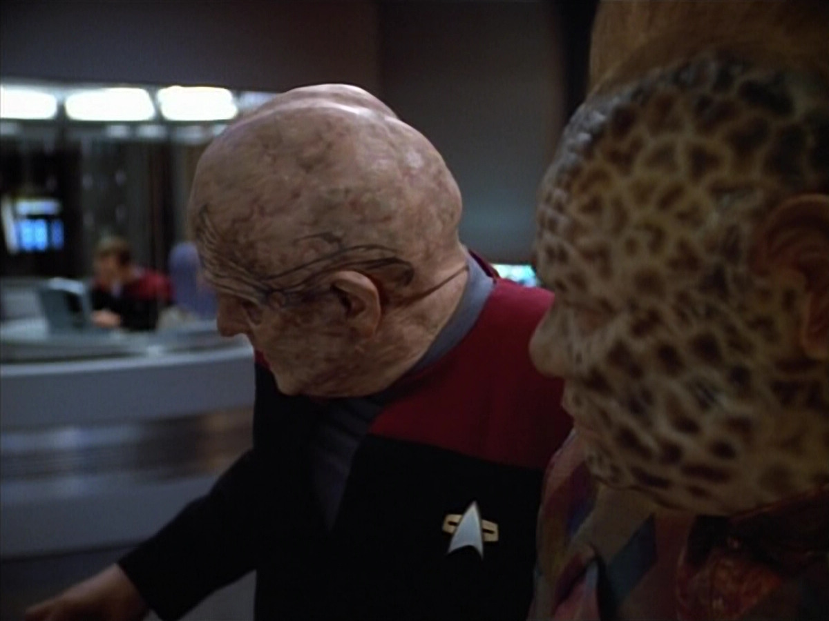 extant_StarTrek_VOY_4x07-ScientificMethod_01736.jpg