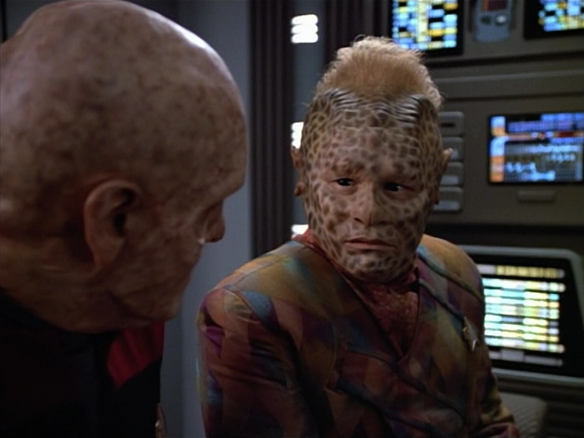 extant_StarTrek_VOY_4x07-ScientificMethod_01742.jpg