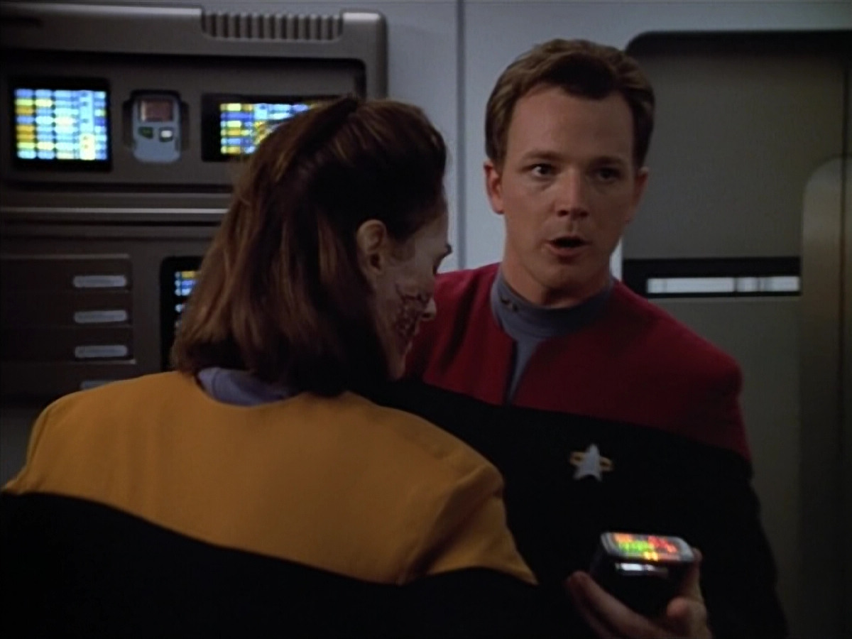 extant_StarTrek_VOY_4x07-ScientificMethod_01766.jpg