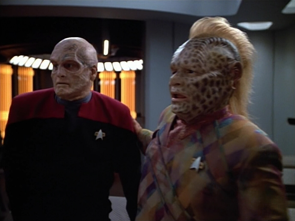 extant_StarTrek_VOY_4x07-ScientificMethod_01767.jpg