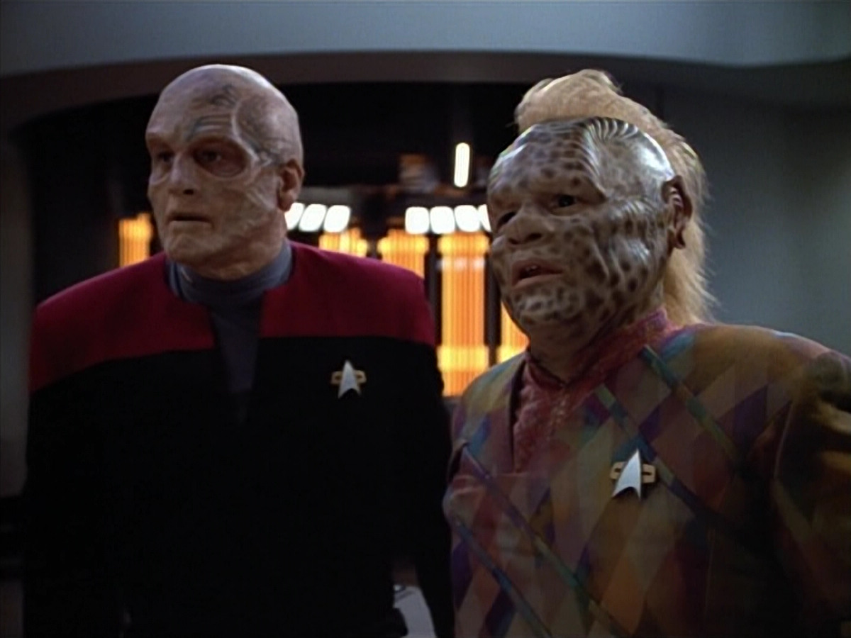 extant_StarTrek_VOY_4x07-ScientificMethod_01771.jpg