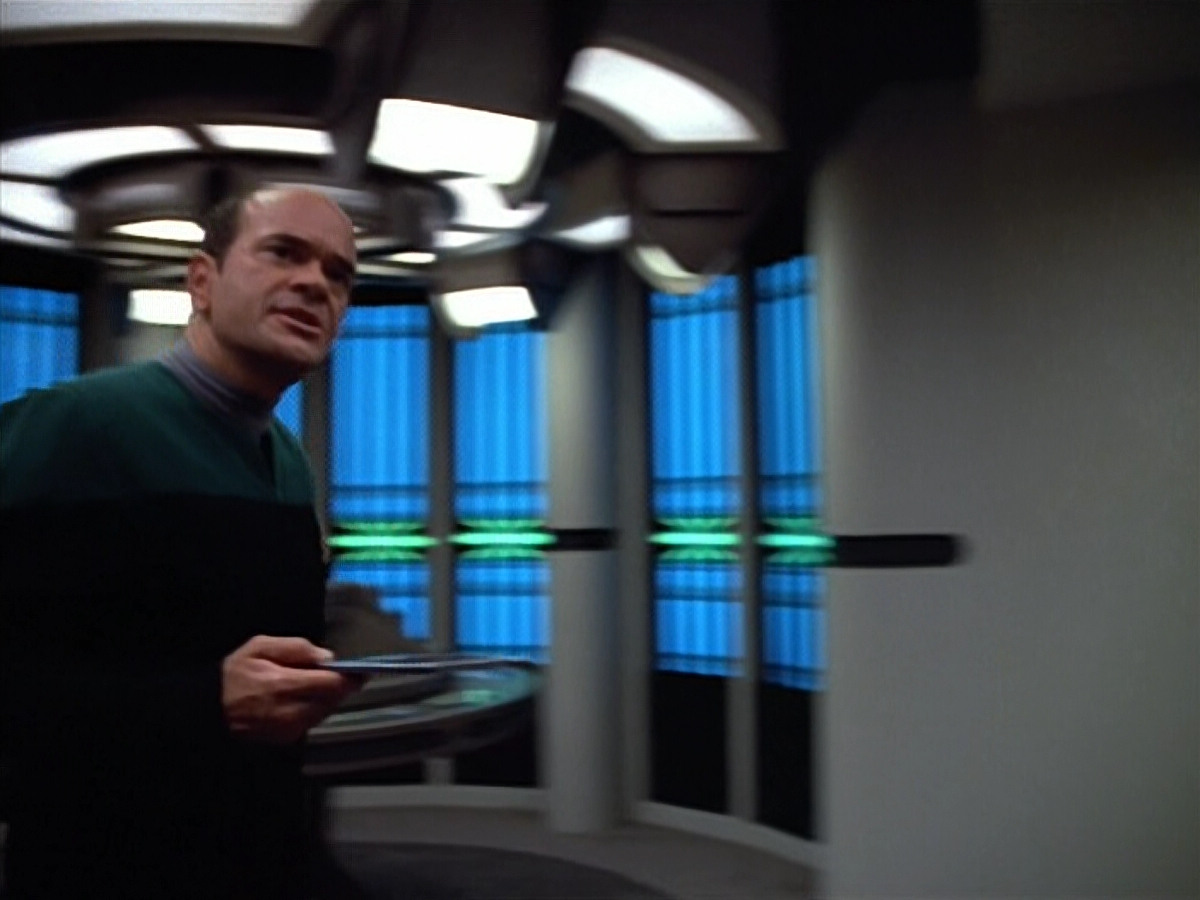 extant_StarTrek_VOY_4x07-ScientificMethod_01777.jpg