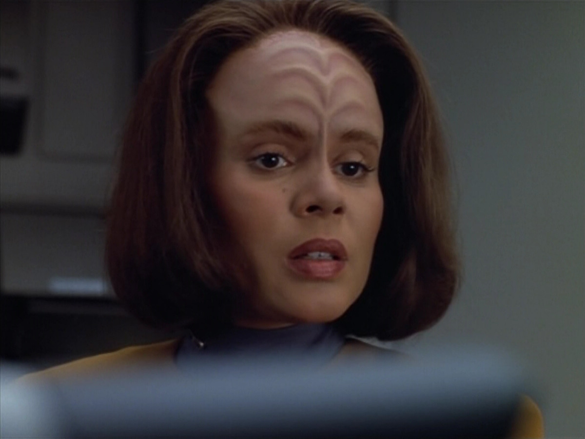 extant_StarTrek_VOY_4x07-ScientificMethod_01862.jpg
